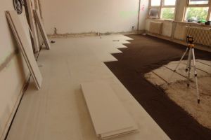 Úprava neprozvučnosti podlahy, vrstvením materiálu