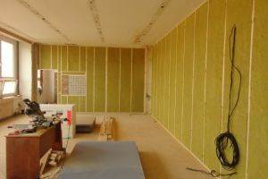 Úprava neprozvučnosti stěn